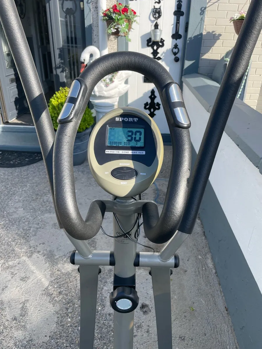 Cross trainer for sale - Image 4