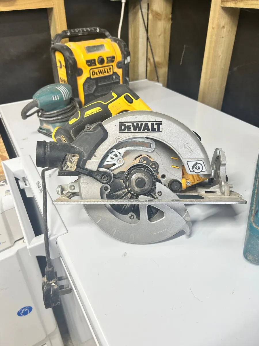 dewalt 165mm battery powered saw - Image 2