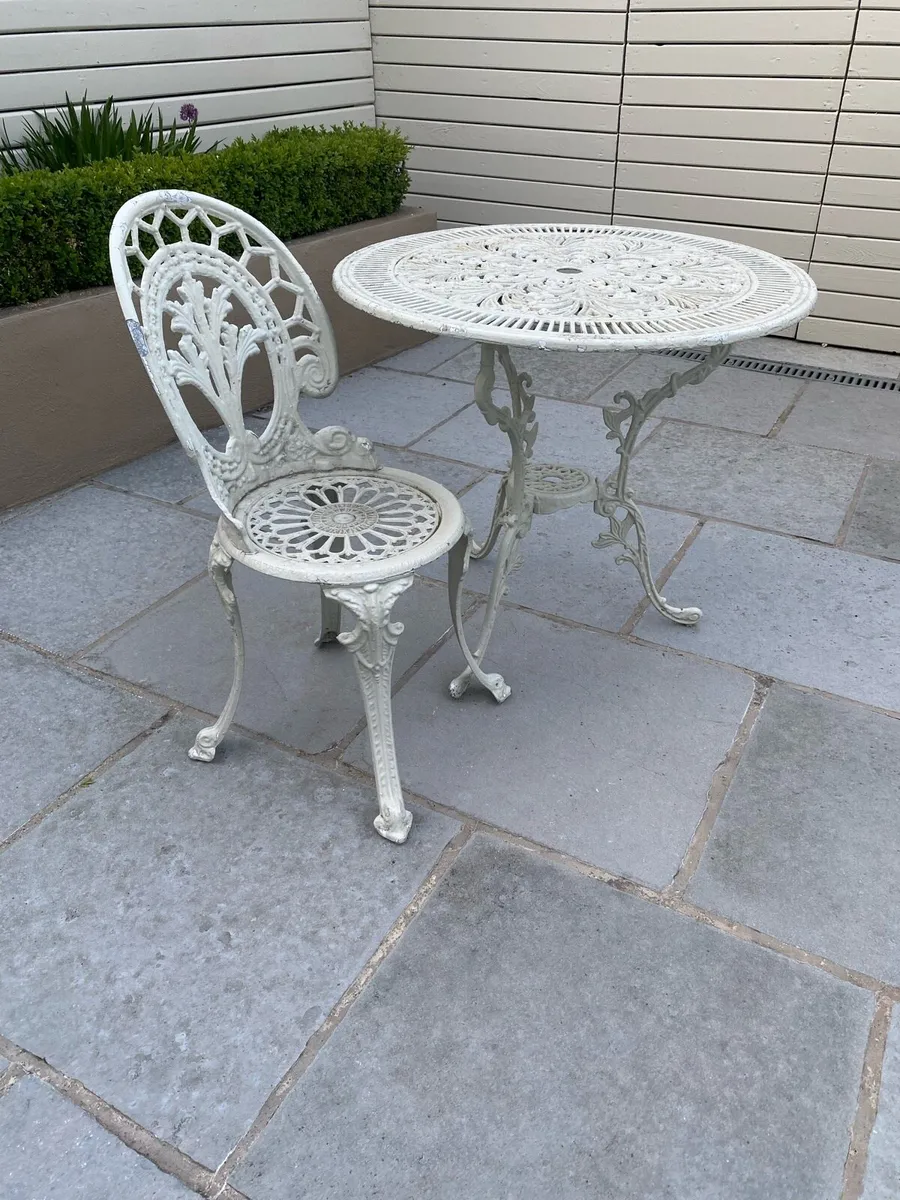 Ornate garden table and matching chair - Image 2