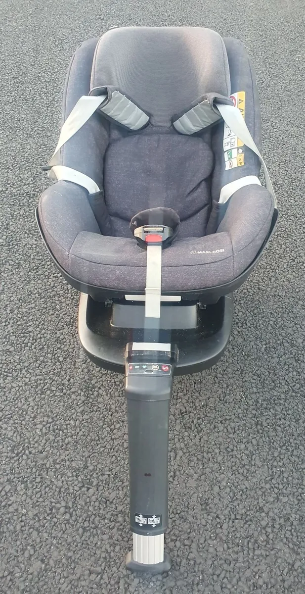 Maxi-Cosi 2 Way Pearl and Isofix Bases - Image 4