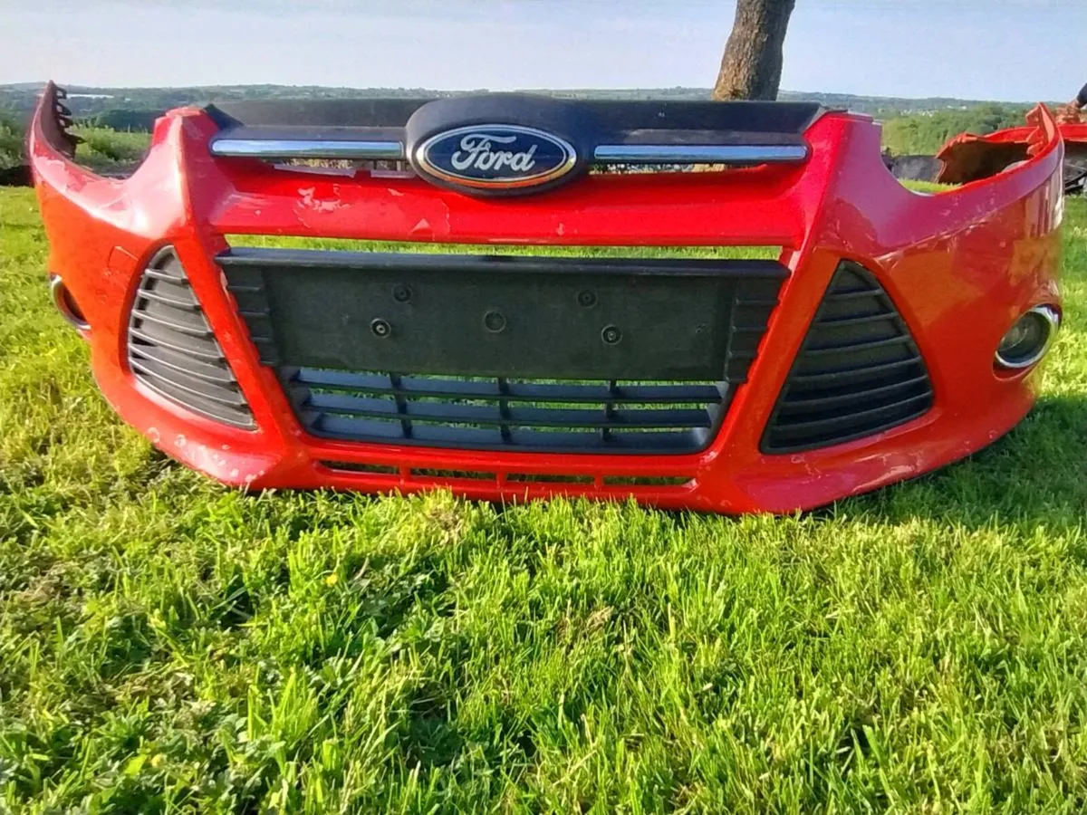 Ford focus front and rear bumpers section car and - Image 4