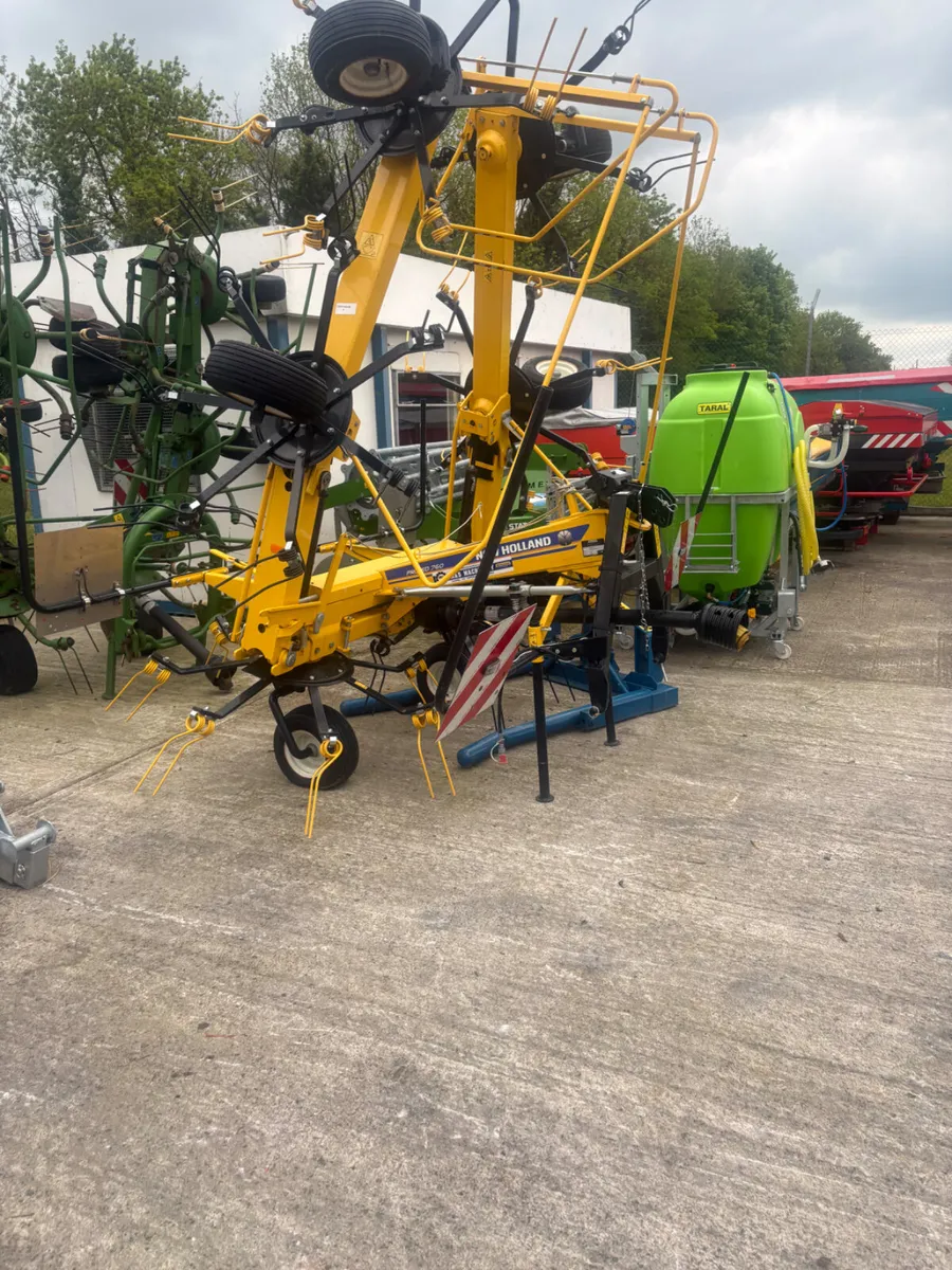 NEW HOLLAND PROTED 760 TEDDER - Image 4