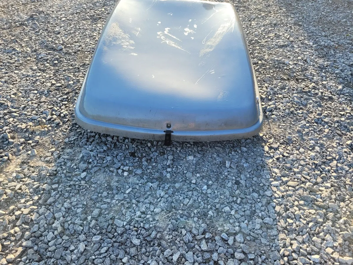 Roof box - Image 3