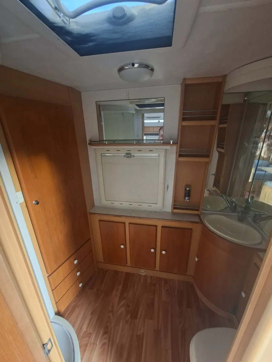 Caravan - Image 4