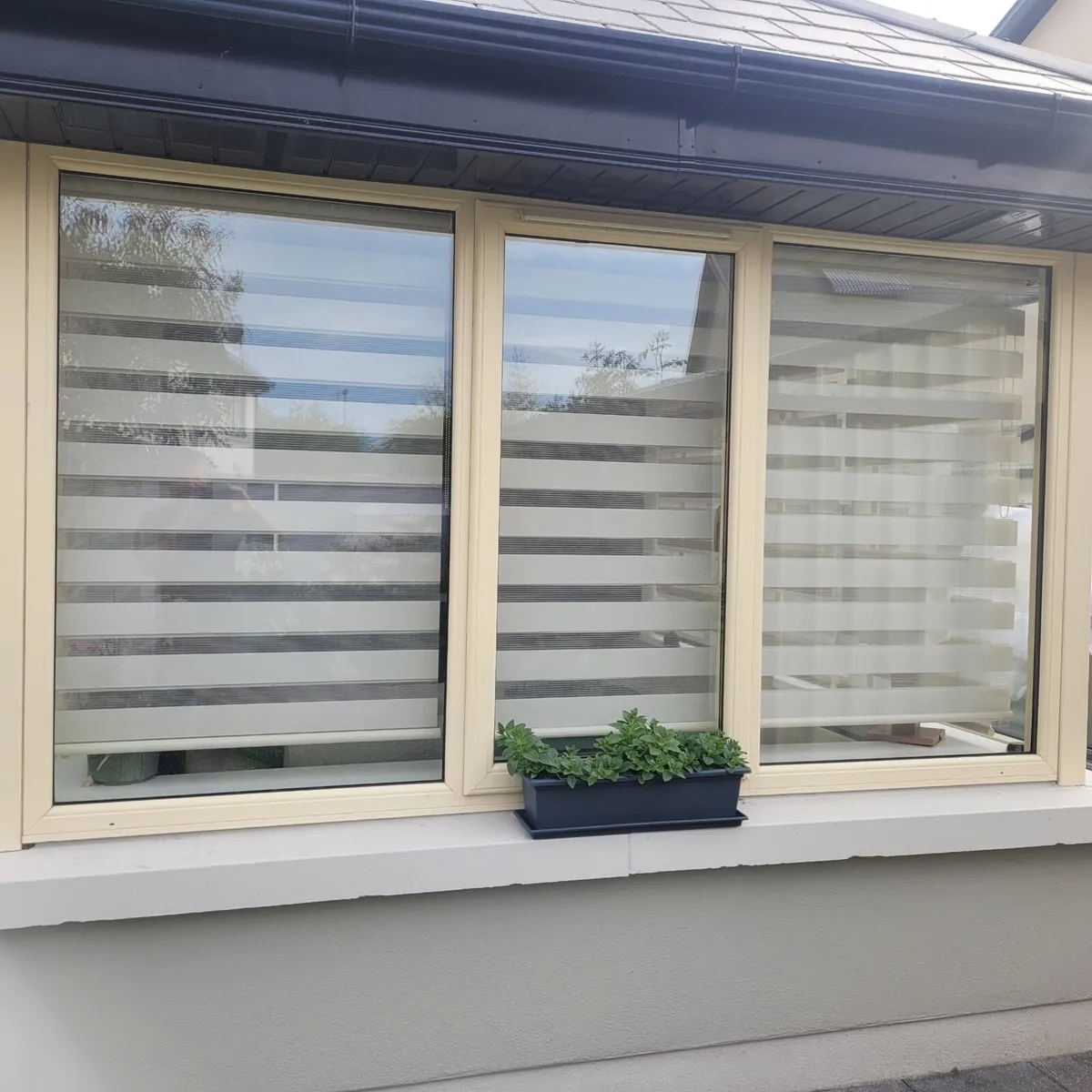 Double glazed PVC windows & blinds - Image 4