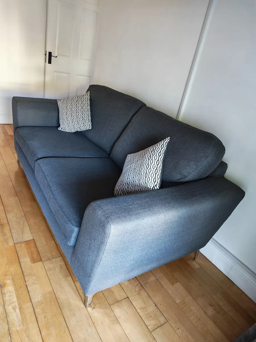 Couch - Image 3
