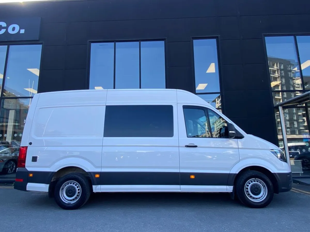 Volkswagen Crafter 3 Berth/3 Belt Camper - Image 4