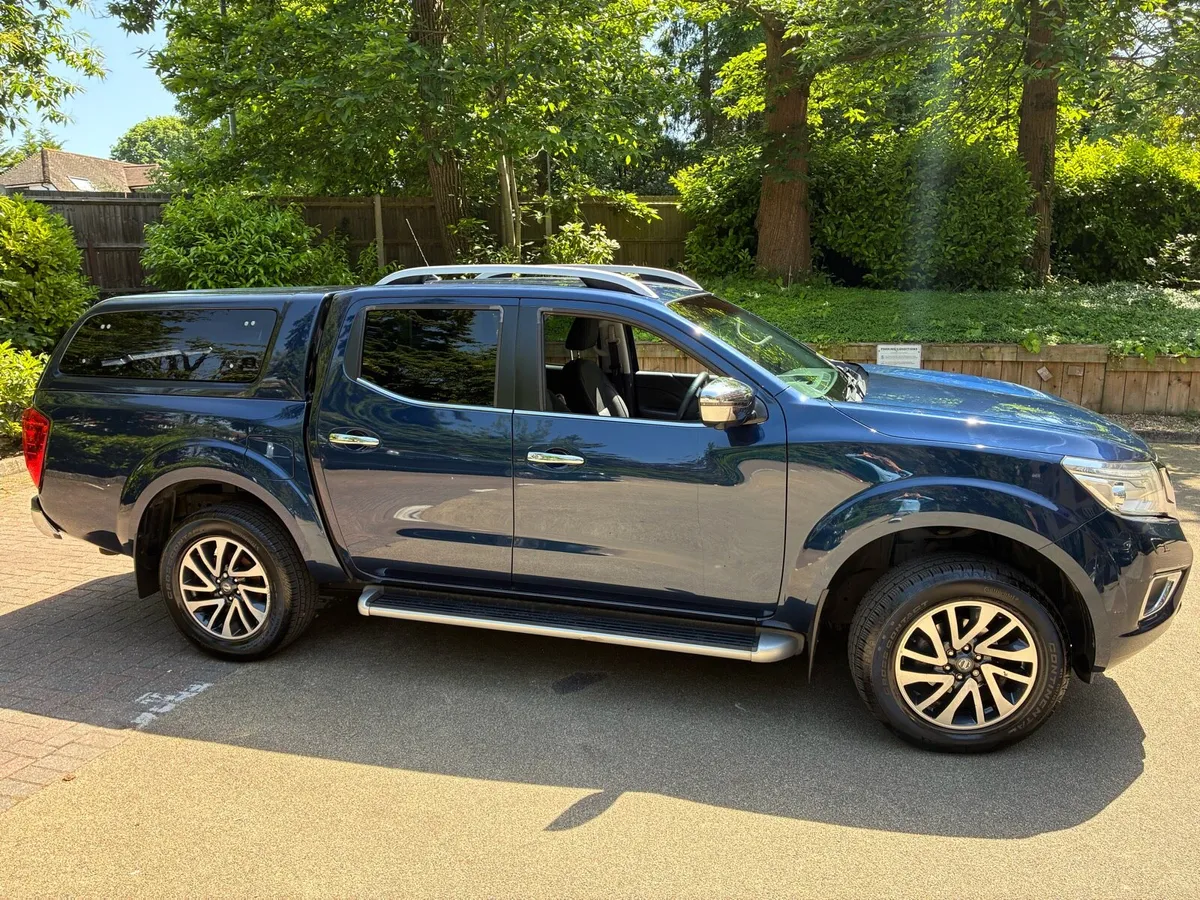 2017 Nissan Navara - Image 2