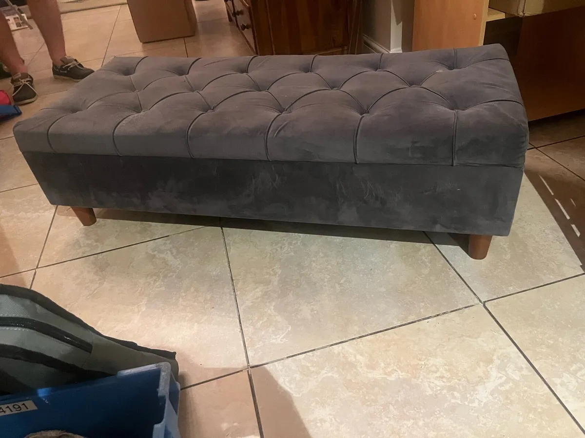 Study table, couch, pouffe - Image 4