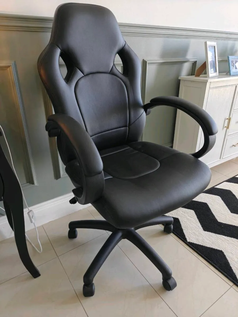 Gaming chair - Image 2