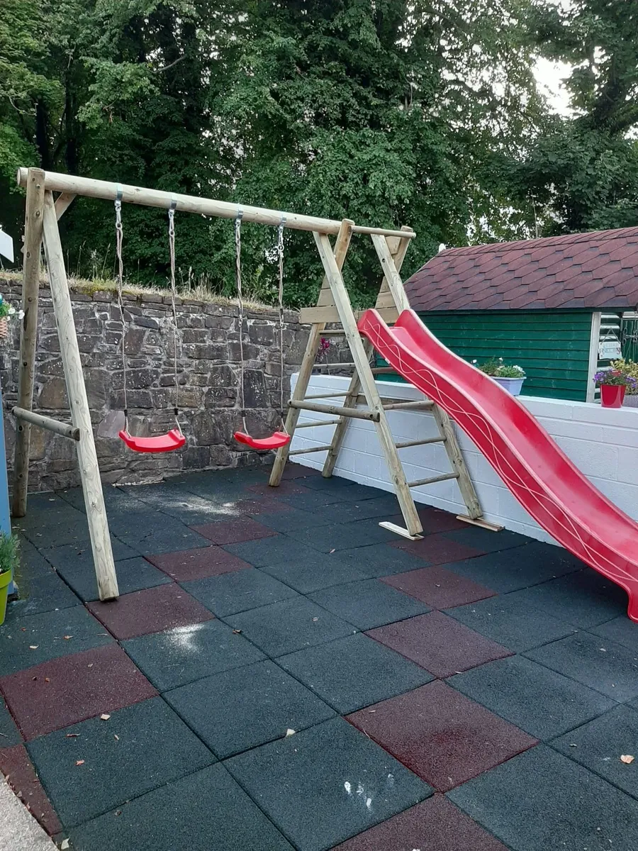Swing set - Image 1