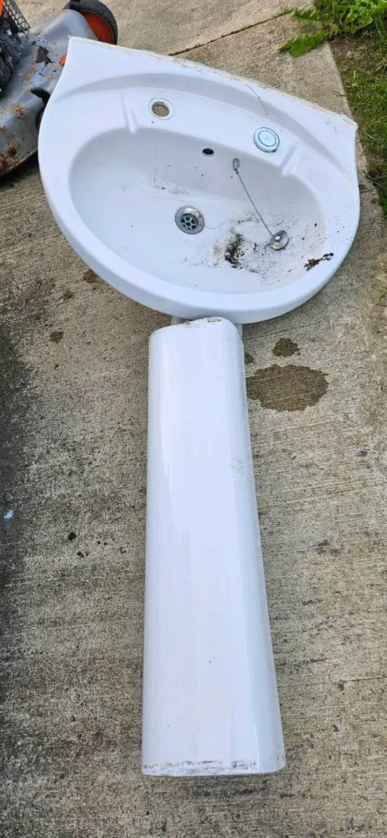 Sink and Pedestal