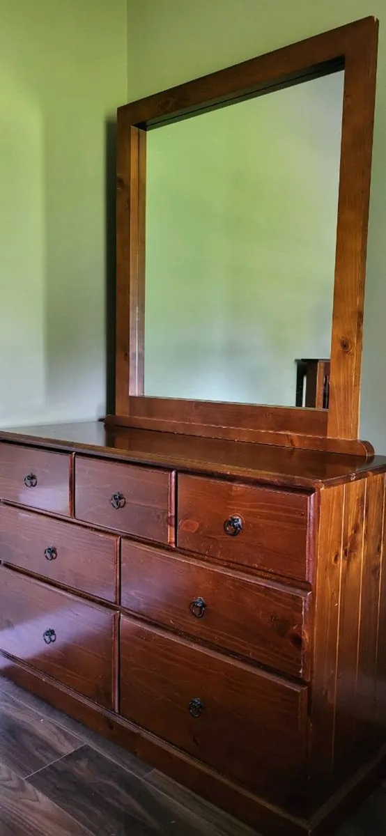 Bedroom furniture - Image 1