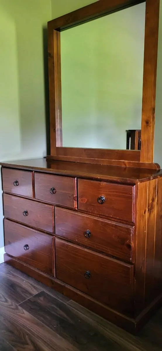 Bedroom furniture - Image 2