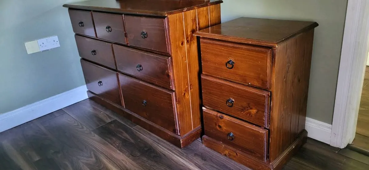 Bedroom furniture - Image 3