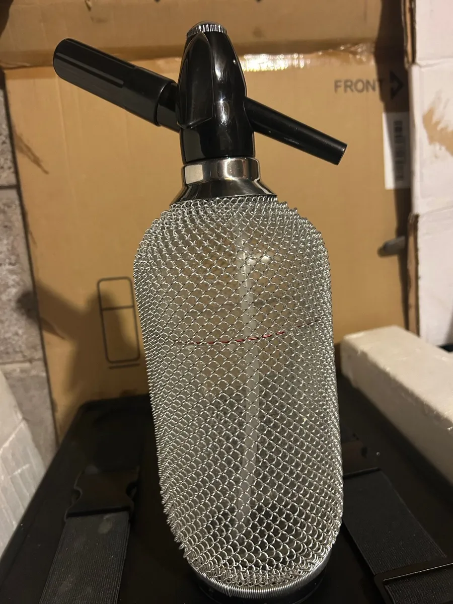 VINTAGE CLASSIC SODA SYPHON