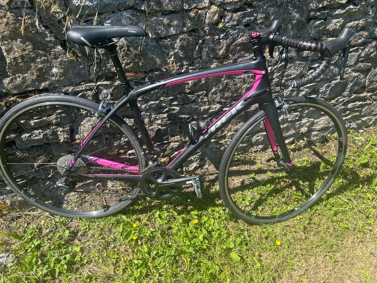 Trek carbon bike as new - Image 1