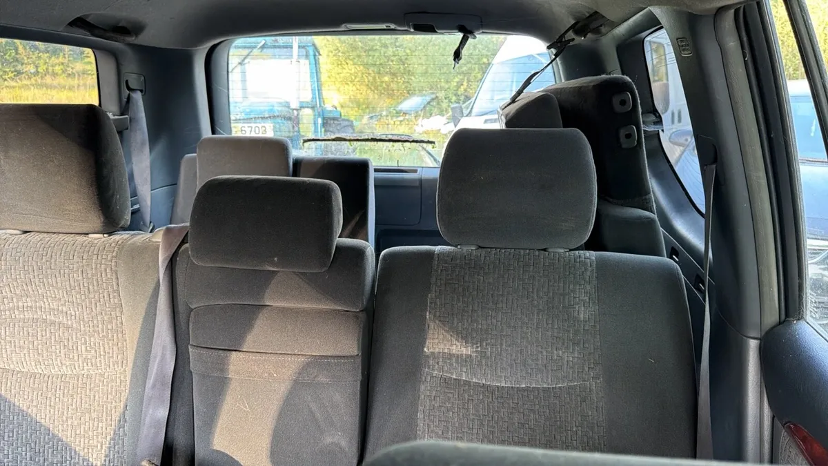 2005 Toyota Landcruiser - Image 3