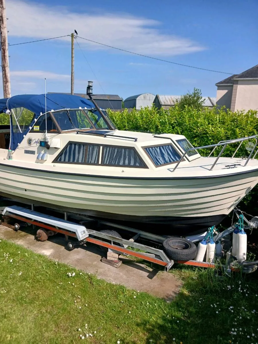 Cruiser boat Solux 24 - Image 2