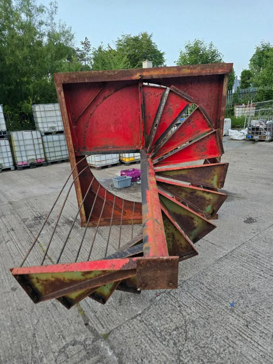HEAVY DUTY INDUSTRIAL SPIRAL STAIRCASE - Image 3