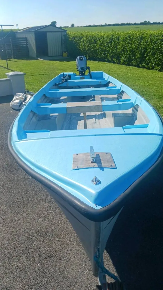 Lake boat - Image 2