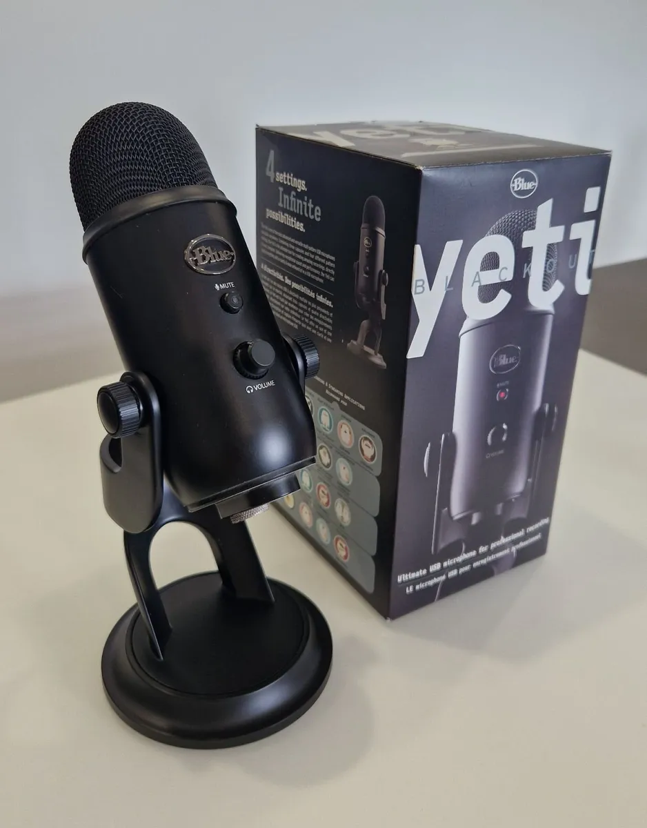Blue Yeti USB Microphone with Microphone Arm - Image 1