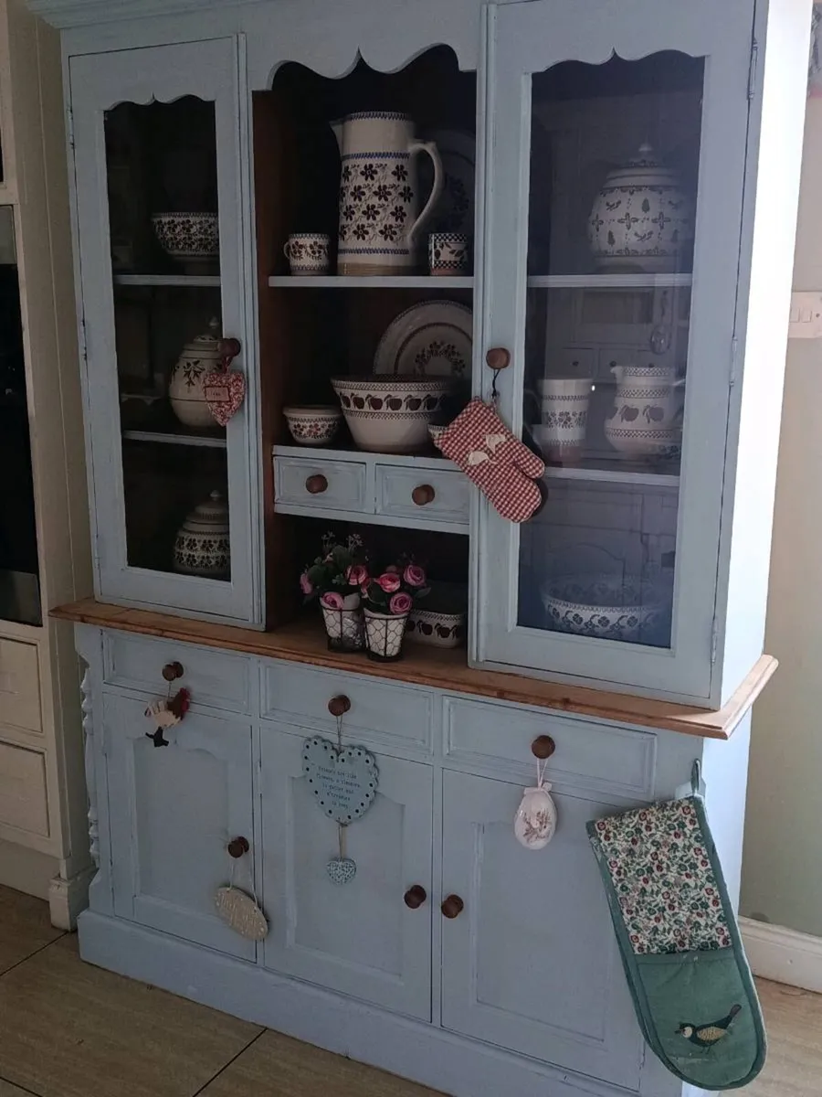 Solid kitchen dresser delivery arranged - Image 1