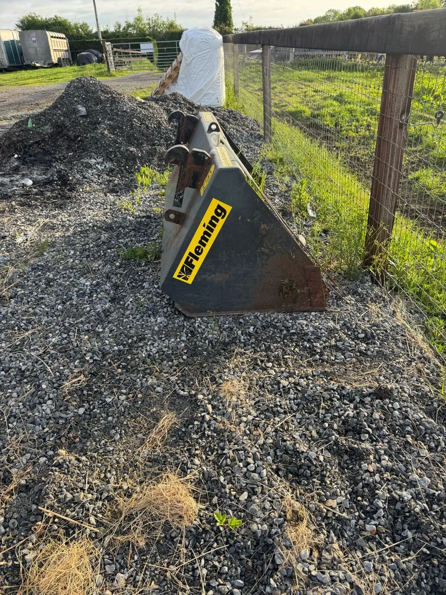 Fleming loader bucket - Image 1