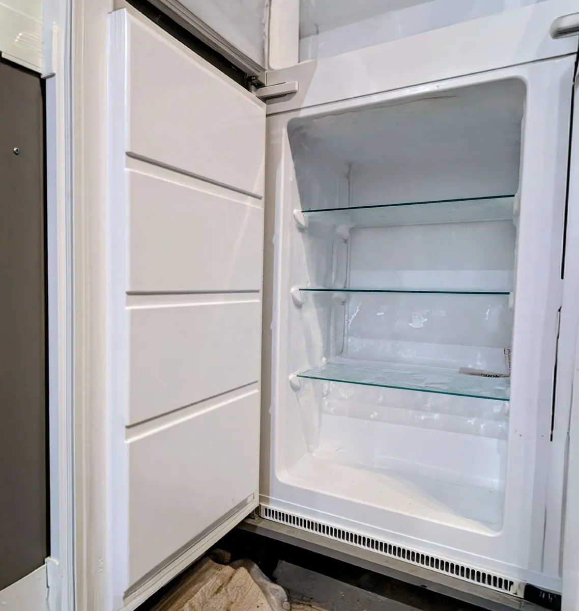 Zanussi Integrated Fridge Freezer 50/50 - Image 2