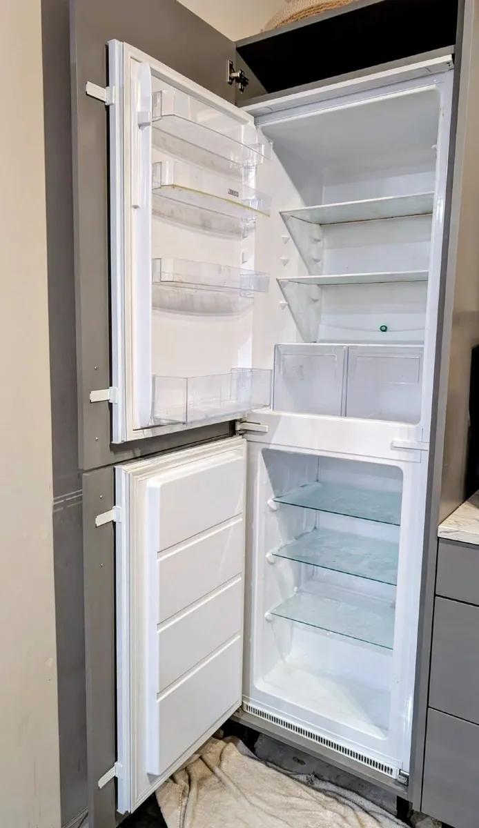 Zanussi Integrated Fridge Freezer 50/50 - Image 3