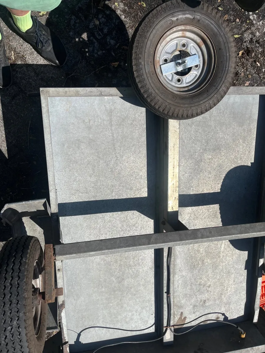 ERDE 122 car trailer - Image 1