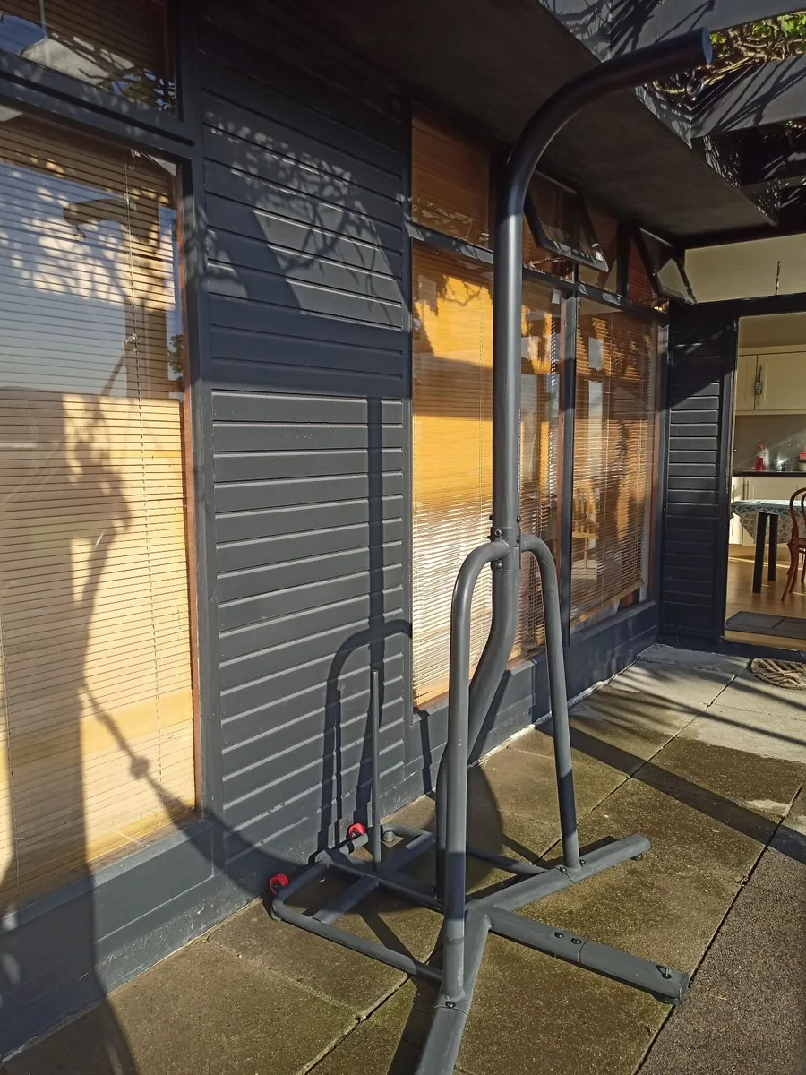 Boxing stand - Image 2
