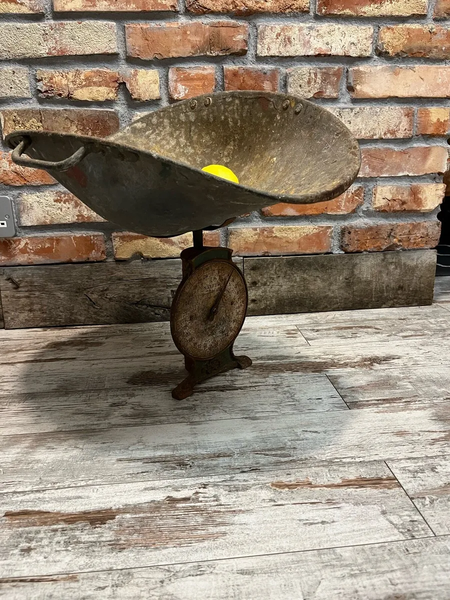 Vintage scale - Image 1