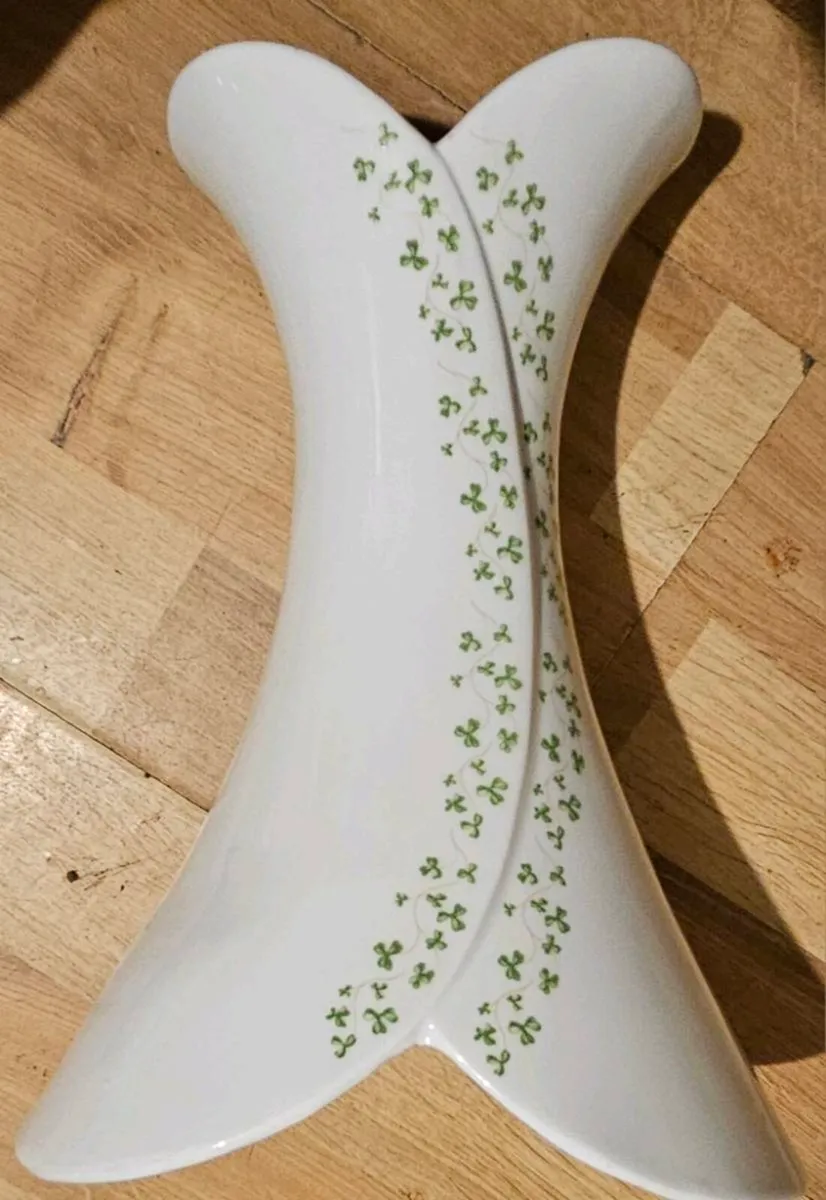 Large Royal Tara Vase - Image 3