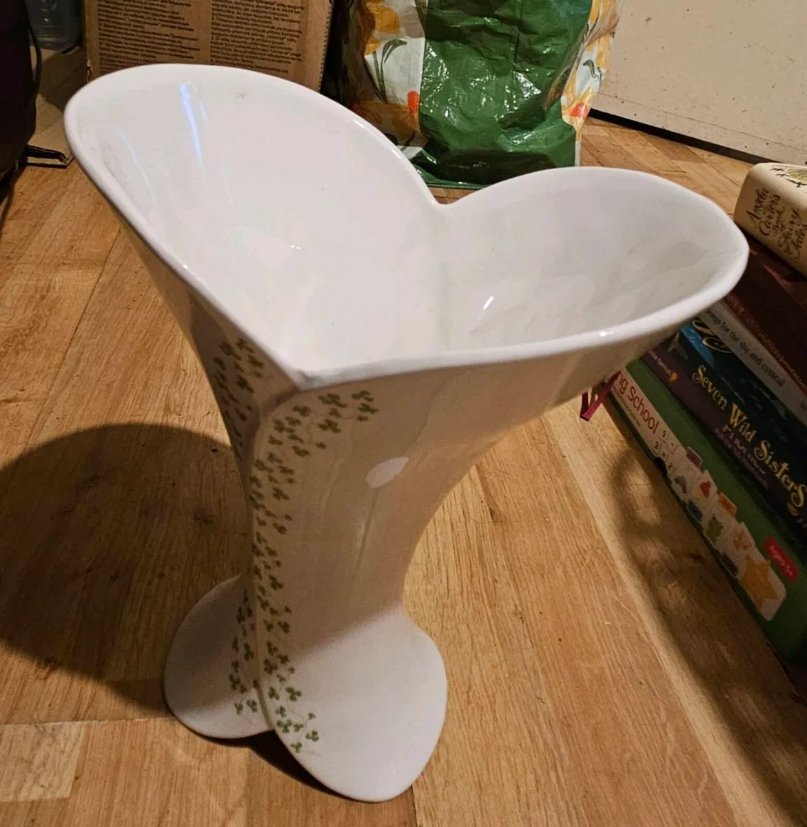 Large Royal Tara Vase - Image 4