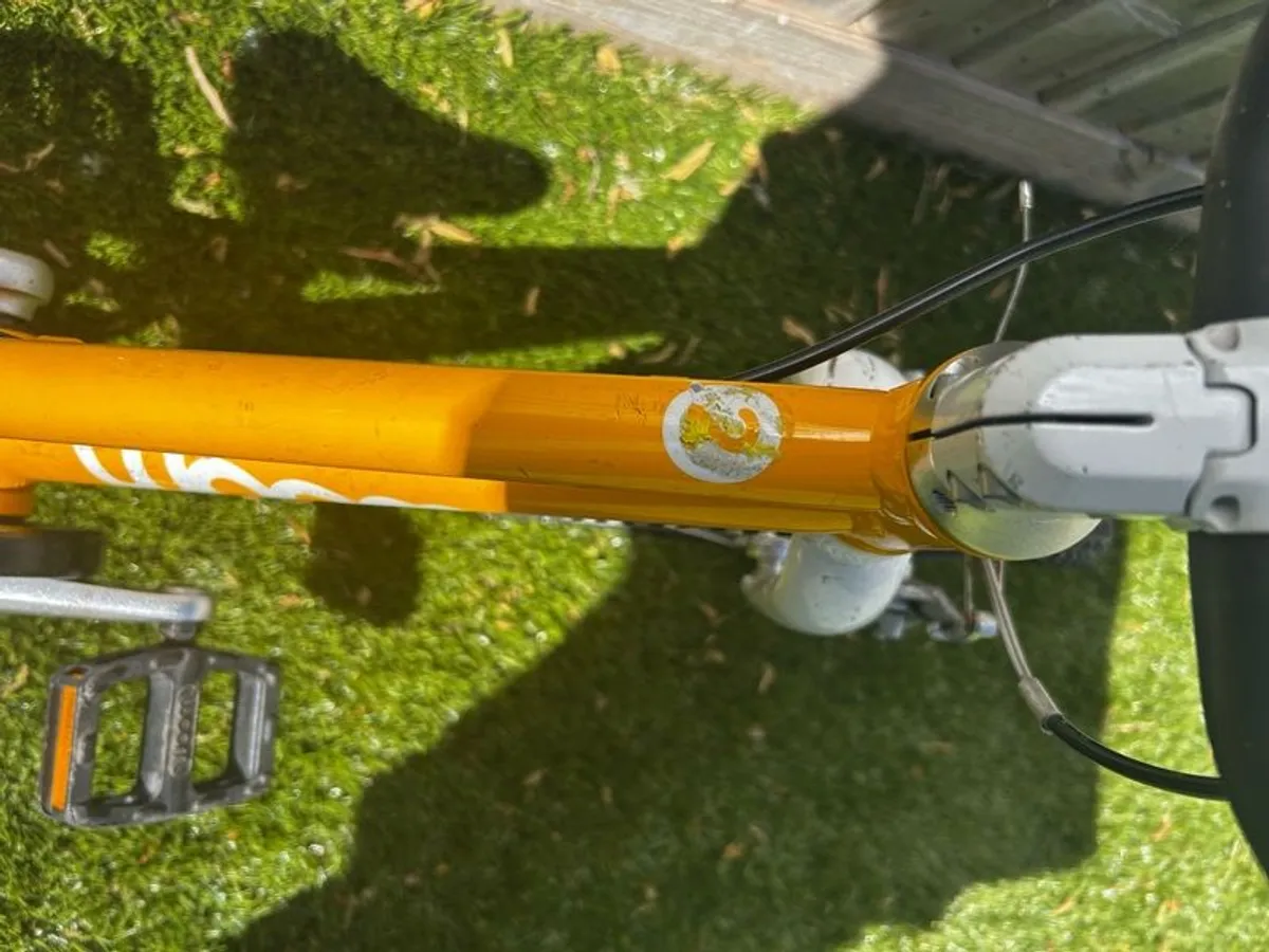 Woom 2 Kids Bike - Image 2