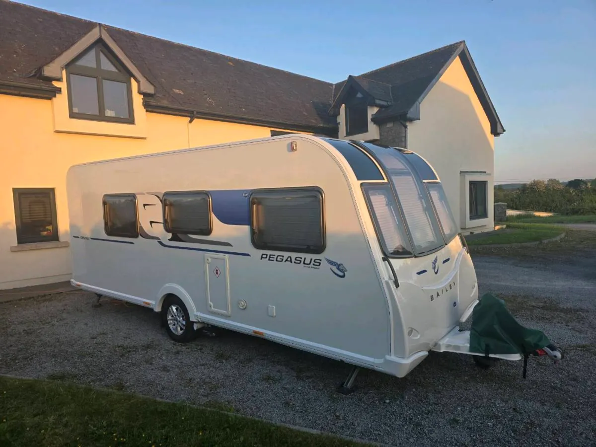2017 Bailey Pegasus Rimini -  Super King Size Bed - Image 3