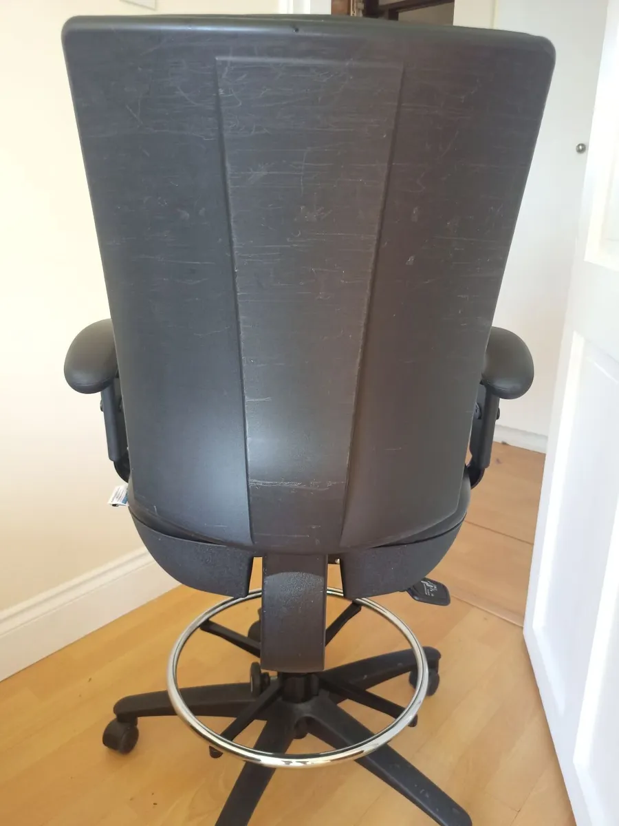 Office chair - Image 3