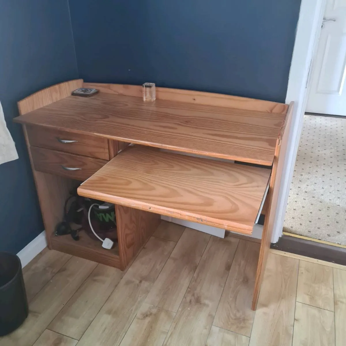 Office desk / study desk - Image 2