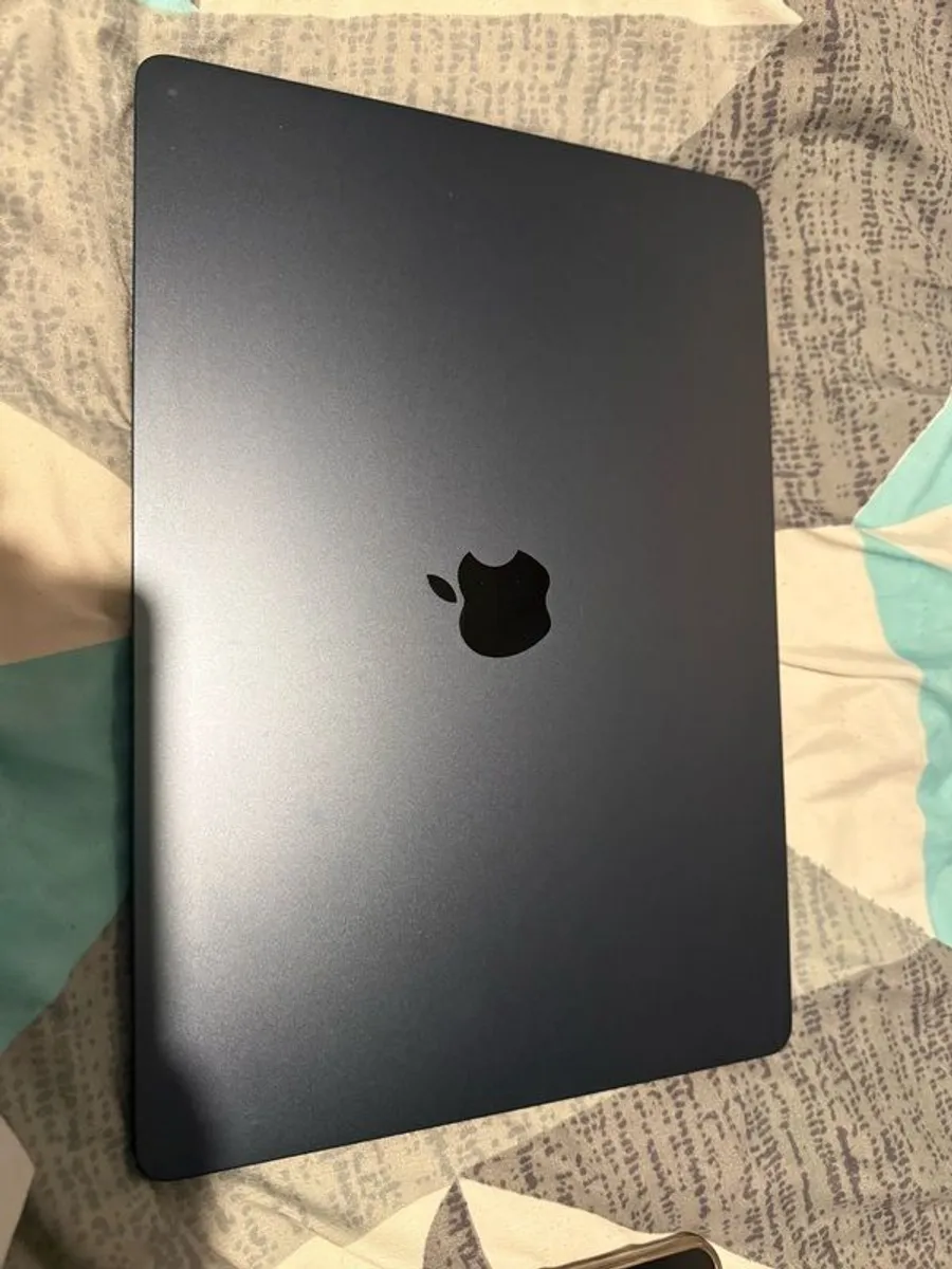 Macbook - Image 1