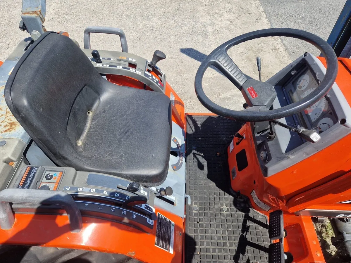 Kubota compact tractor c/w rotavator like new - Image 3