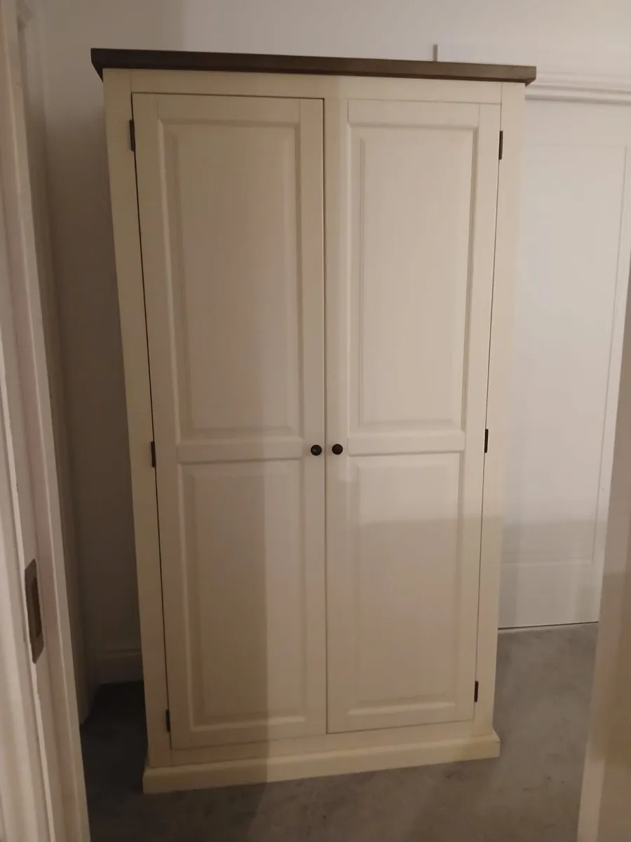 Wardrobe & 2 lockers - Image 3