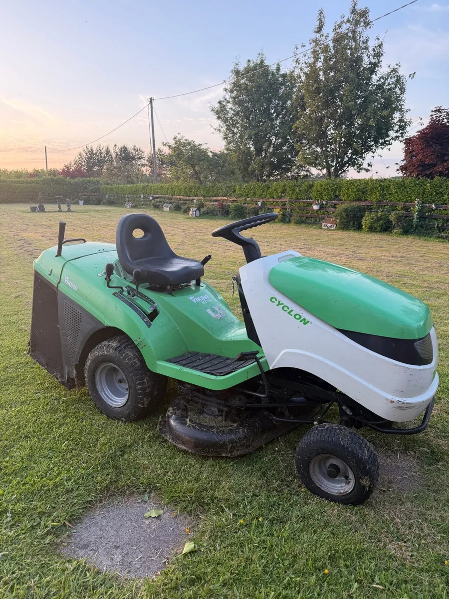 Ride-on Lawnmower - Image 1