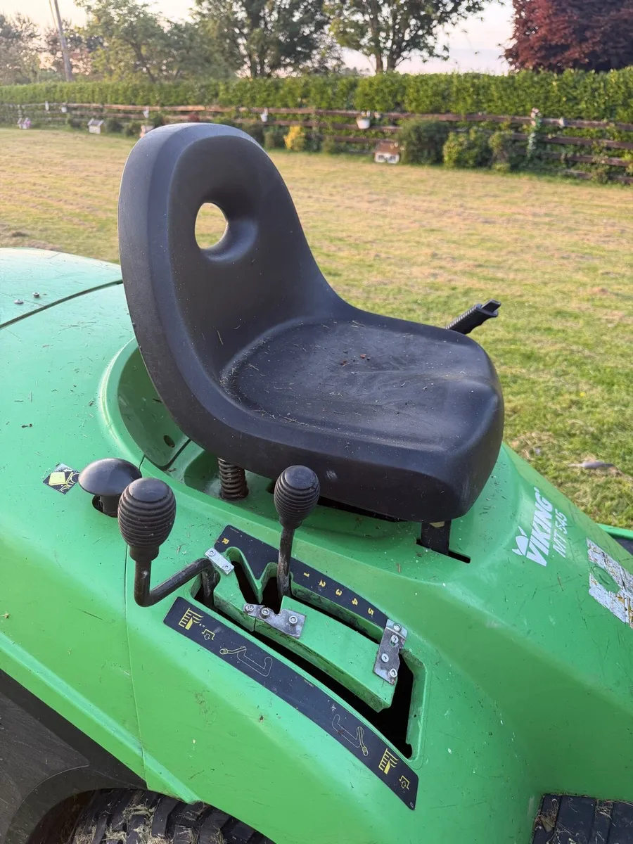 Ride-on Lawnmower - Image 3