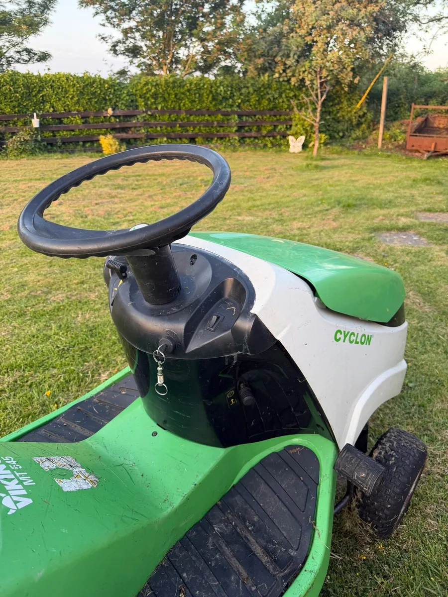 Ride-on Lawnmower - Image 4