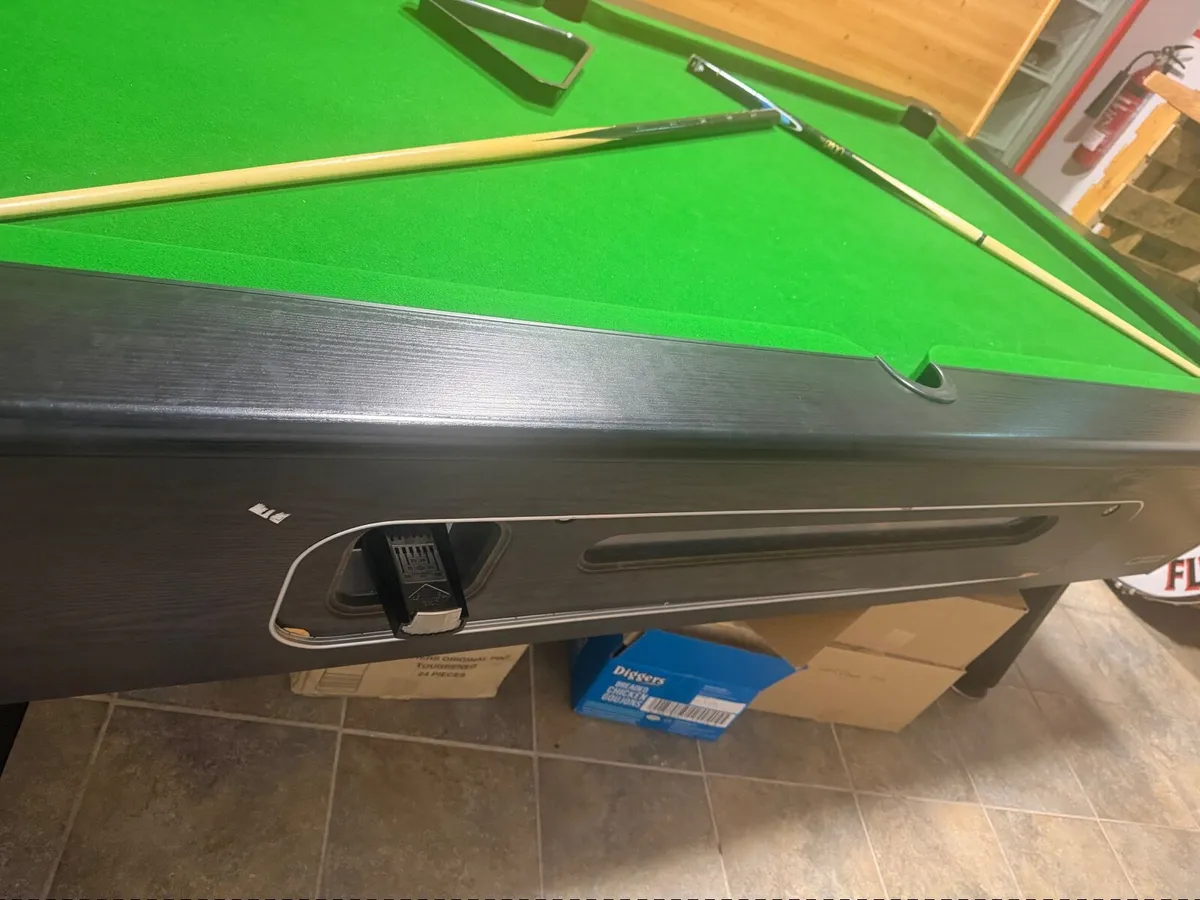Pool table - Image 3