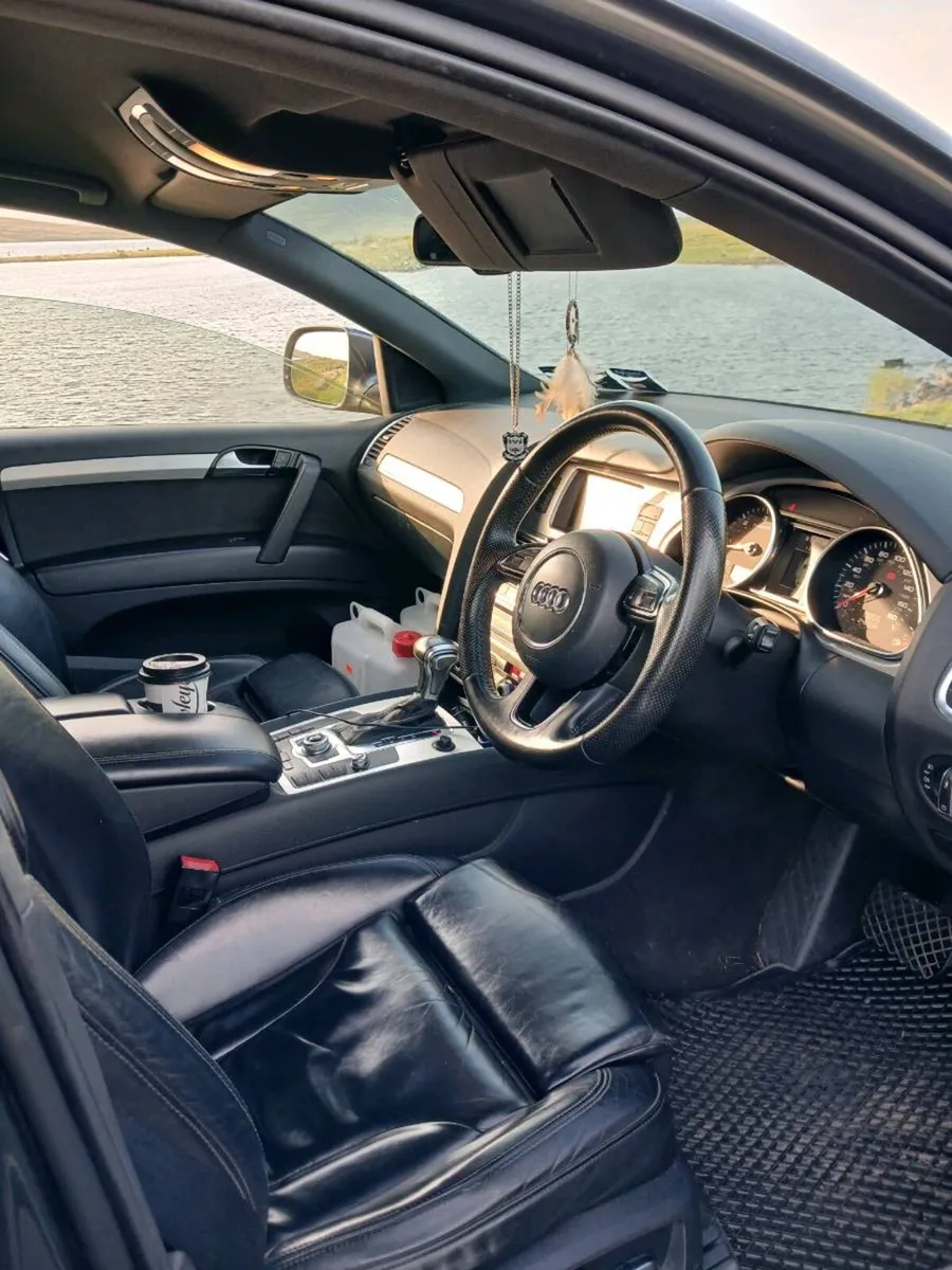 Audi Q7 - Image 3