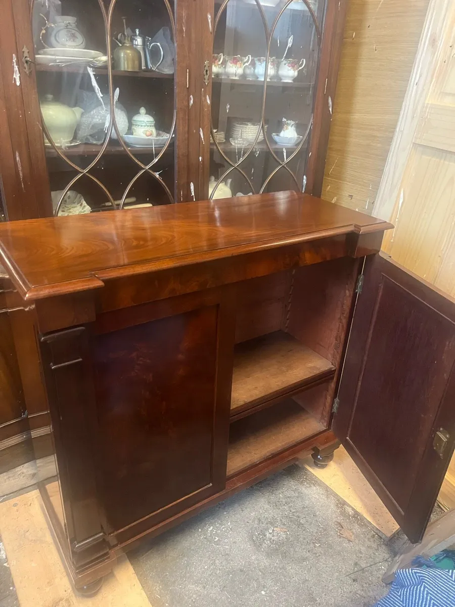 Antique cabinet - Image 3