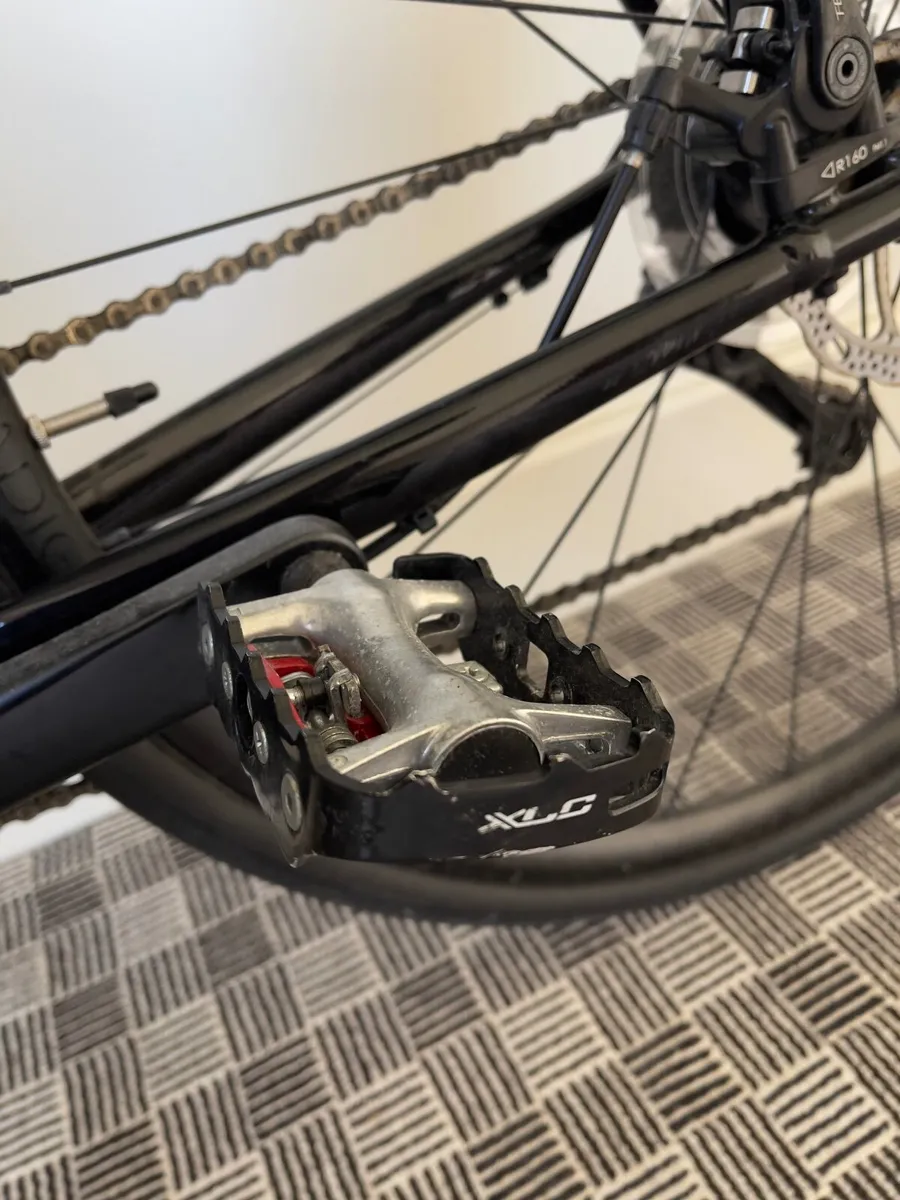Trek Domane AL 2 Disc - Image 2
