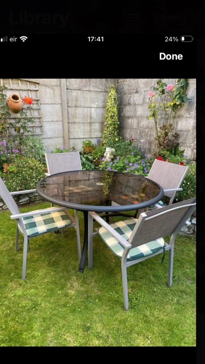 Garden table and chairs - Image 3